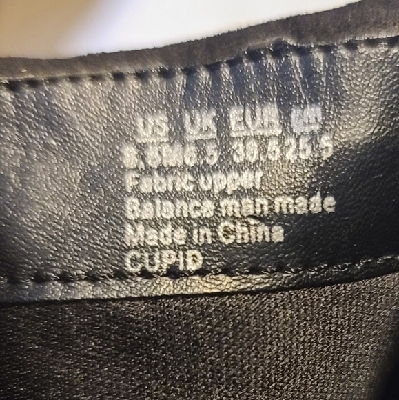 Fergalicious Cupid Faux Suede Black Ankle Booties Boots 8.5 - Picture 4 of 5